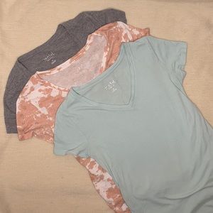 Bundle of 3 Short Sleeve V-Neck Side Shirred Maternity T-Shirt